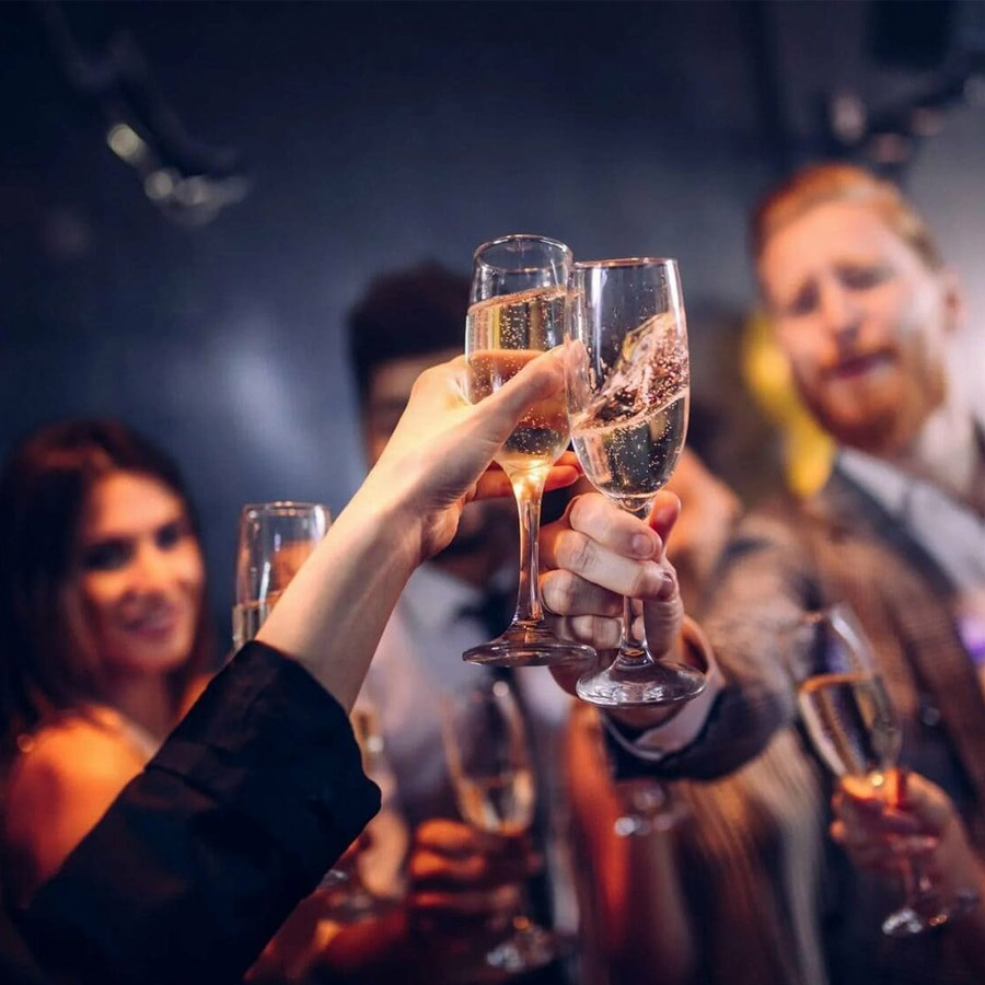 How to Drink and Not Look Like an Idiot: Read Before the Corporate Event