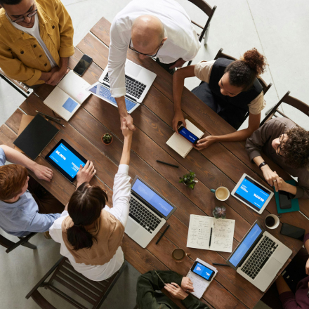 Comment Gagner la Confiance au Travail : 10 Stratégies Éprouvées