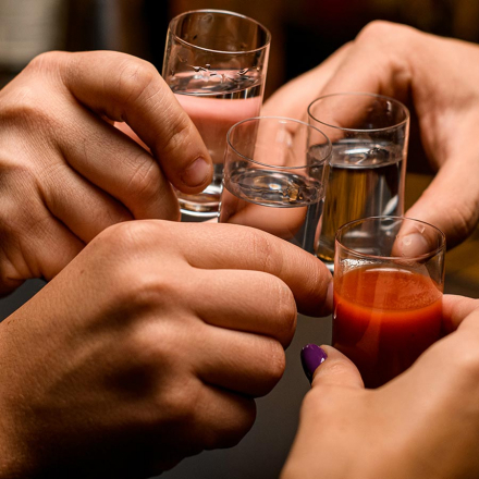 Comment l'alcool influence-t-il nos émotions ? Science ou mythe ?