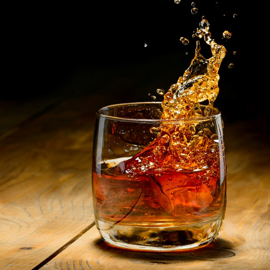 Capire il Whisky: Come Scegliere il Tuo Drink Perfetto