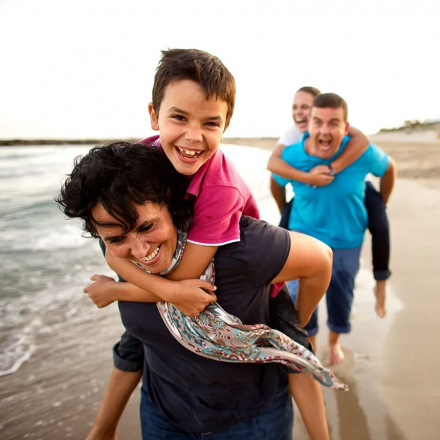 Padre o assenza: Come i sentimenti materni plasmano le relazioni familiari