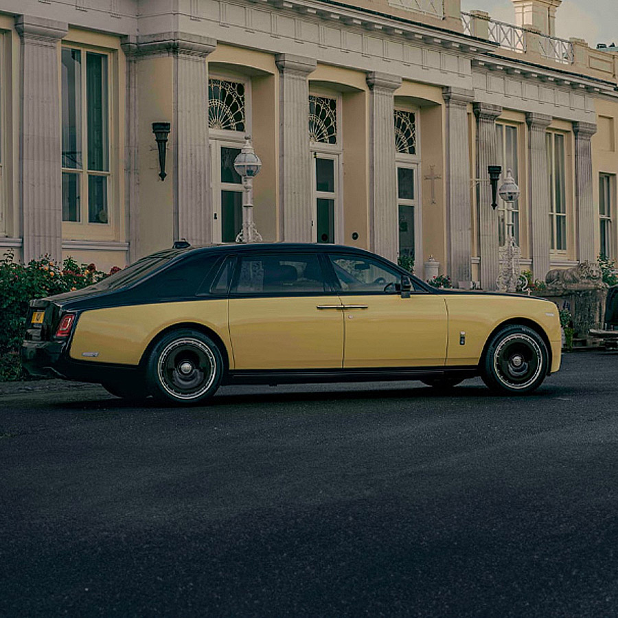 Rolls-Royce представил единственный в мире Phantom Goldfinger