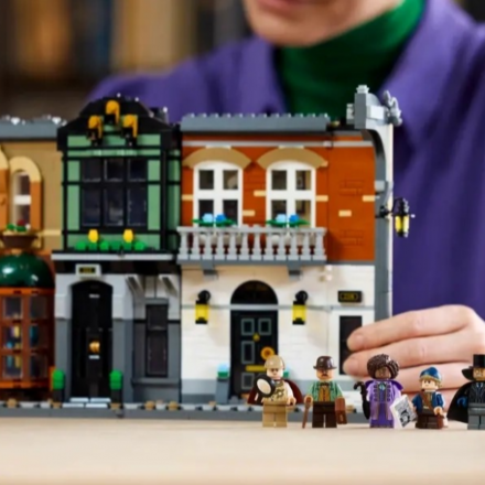 LEGO launches Sherlock Holmes set: with whom you won't play, but you can't deceive detectives