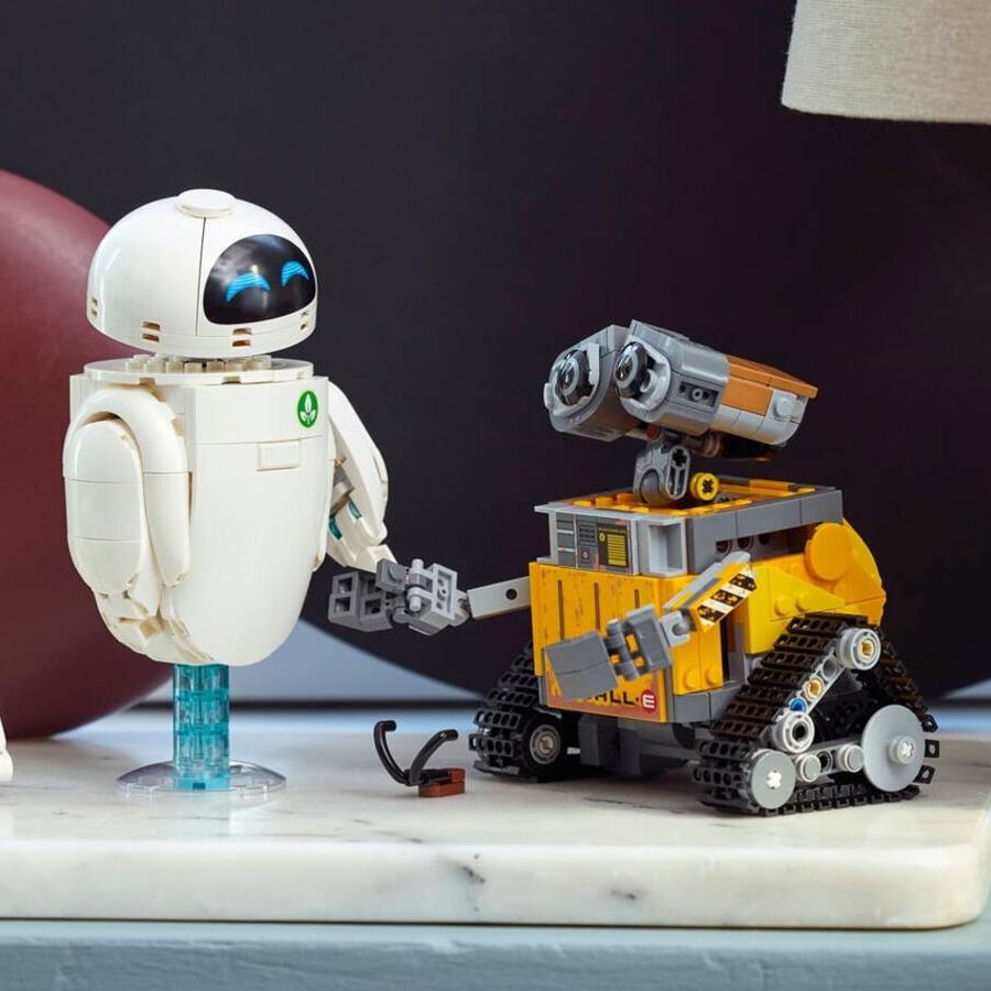LEGO para adultos: Por qué el nuevo set con WALL-E y EVE no es solo un juguete, sino una excusa perfecta para volver a la infancia