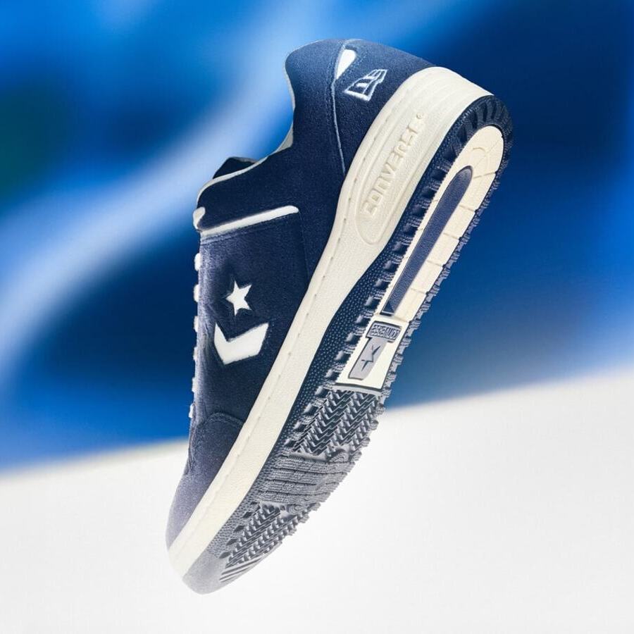 Converse et New Era lancent les légendaires sneakers Weapon Suede OX NE — une silhouette culte revisitée