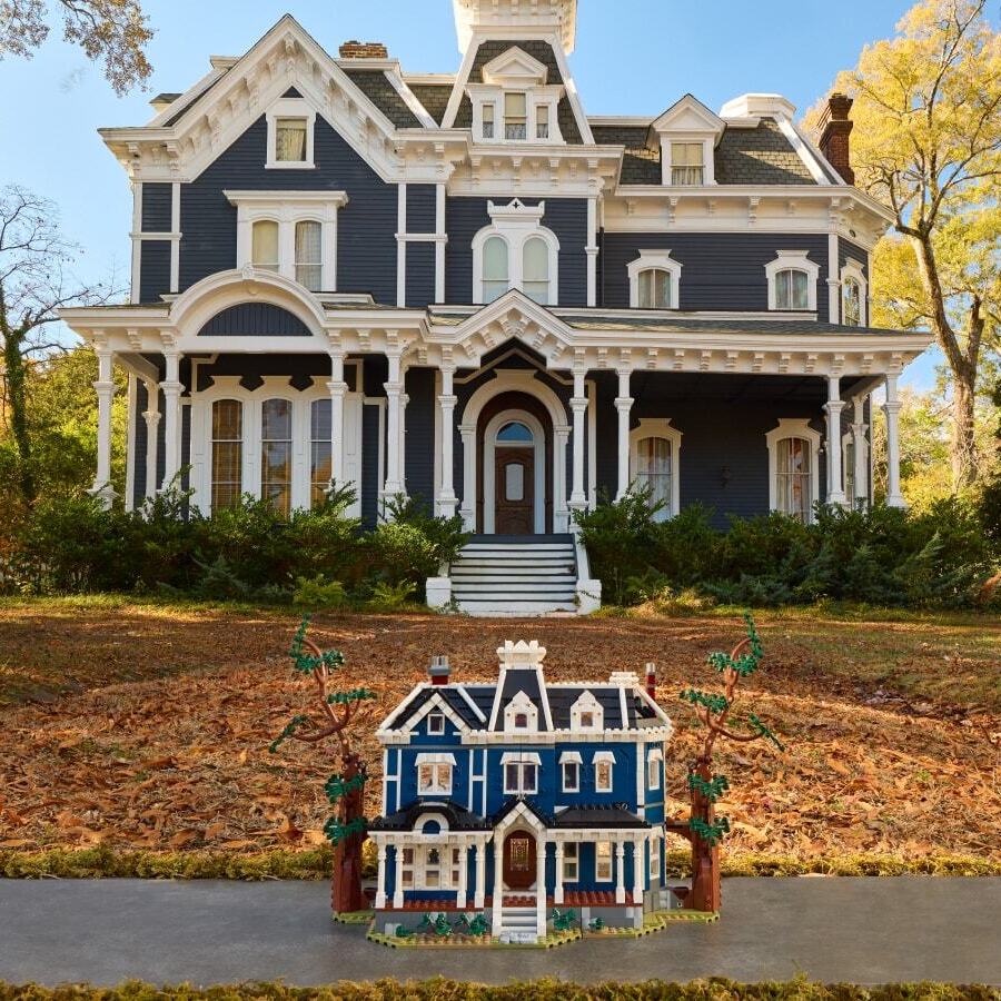 Netflix and LEGO Open the Portal to the Upside Down with the Hauntingly Detailed Stranger Things "Creel House" Set