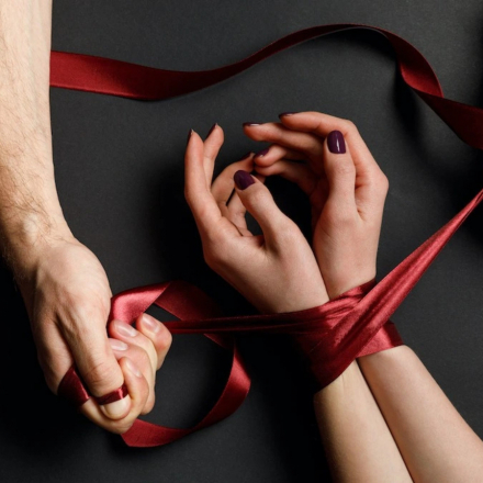 BDSM ohne Mythen: warum sich immer mehr erwachsene Männer für Macht, Kontrolle und Vertrauen interessieren