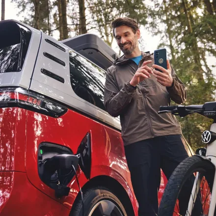 Volkswagen crea la bicicleta eléctrica del futuro: ahora los sistemas de seguridad de los automóviles llegan también a las dos ruedas