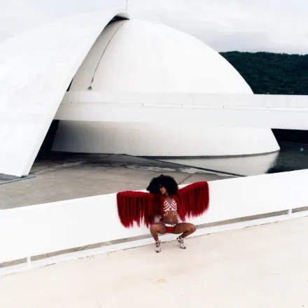 Hailey Bieber with less clothing, but plenty of Brazilian spirit: the hottest photoshoot of the season for ICE Magazine