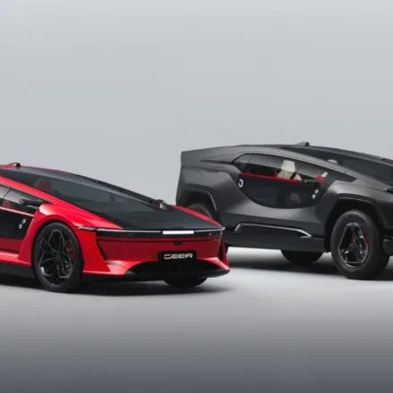 Elon Musk, hazte a un lado: Arabia Saudí presenta los coches eléctricos del futuro que parecen sacados de «Tron»