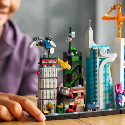 Un univers entier sur une seule plateforme : LEGO réunit 14 lieux emblématiques de Marvel et ajoute Galactus