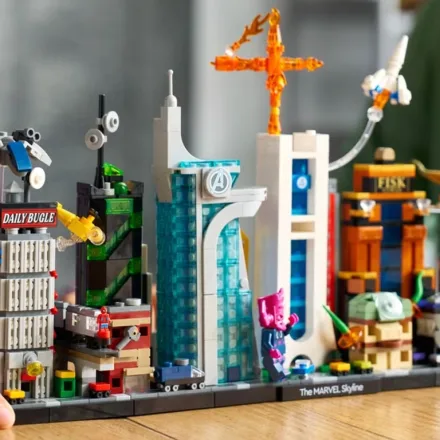 Un univers entier sur une seule plateforme : LEGO réunit 14 lieux emblématiques de Marvel et ajoute Galactus