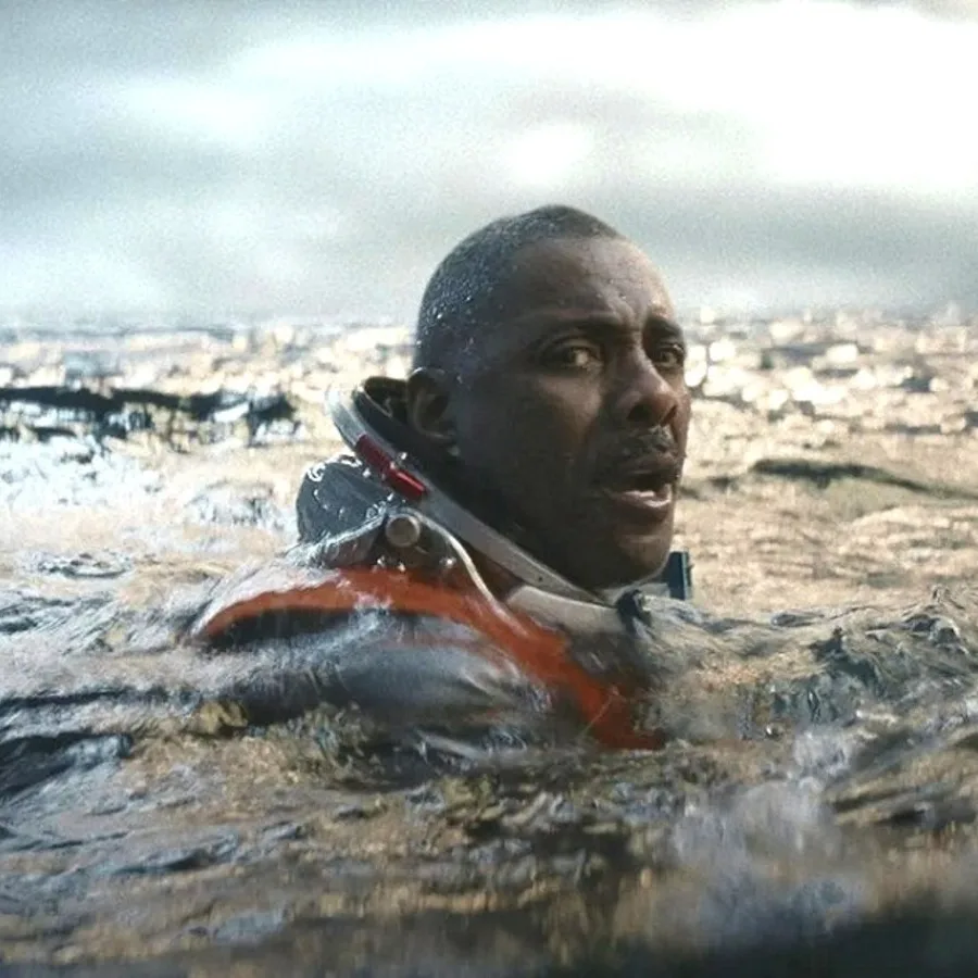 Idris Elba contro il terrore degli abissi: il trailer di Above the Below trasforma la lotta per la sopravvivenza in un vero incubo